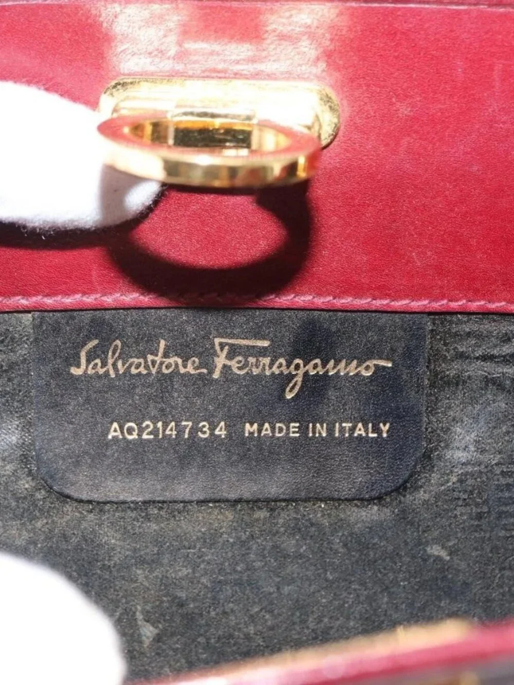 Salvatore Ferragamo Gancini Chain Shoulder Bag Leather Red Gold Auth 165934